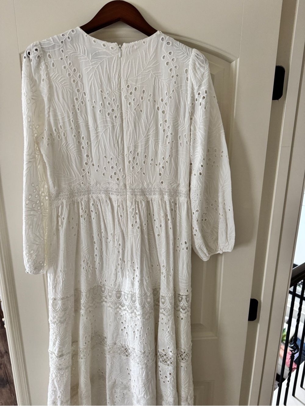 Antonio Milani Elegant White Eyelet long sleeve maxi Dress - Women - Picture 10 of 10